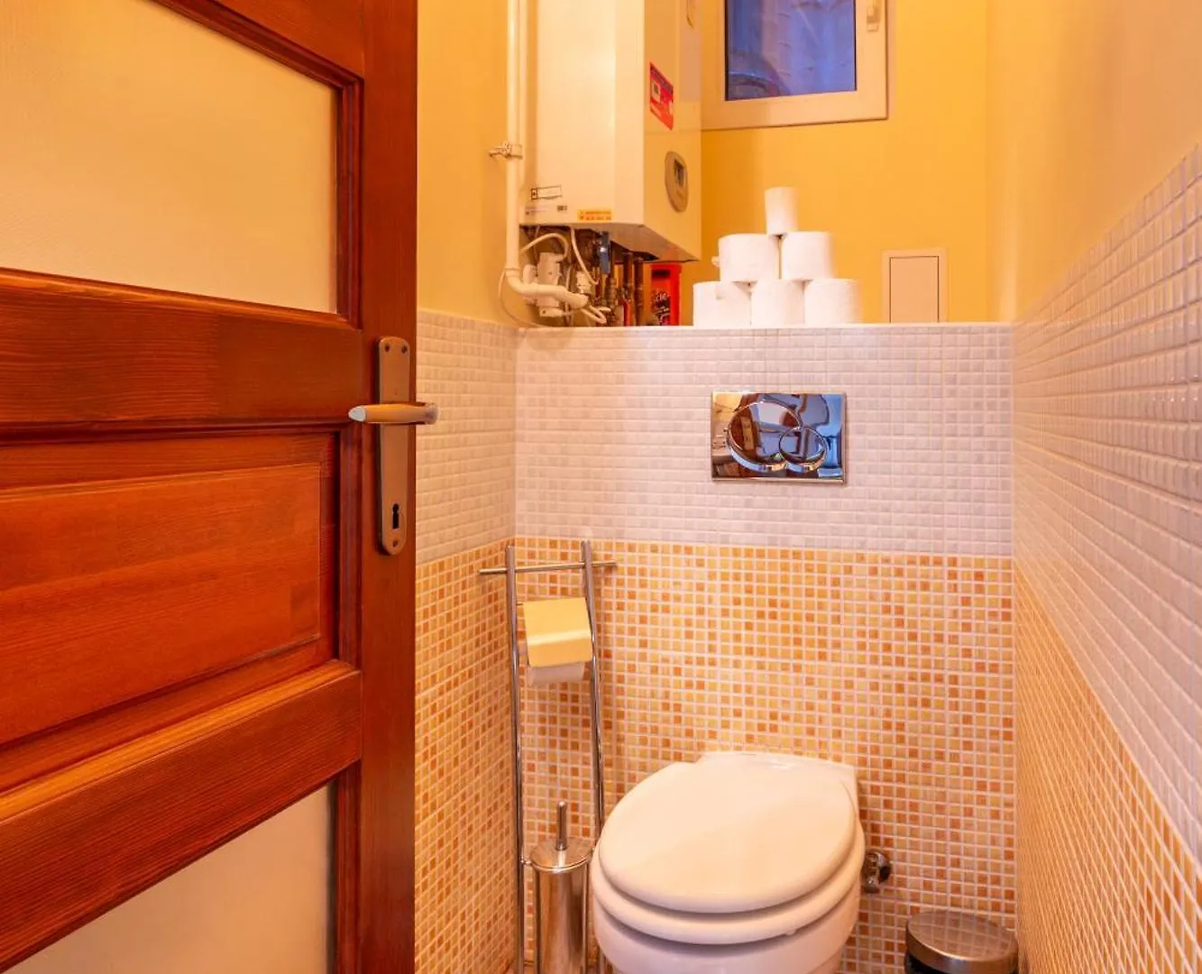 Vibrant Neighborhood Vibes Apartment Budapest Hungary