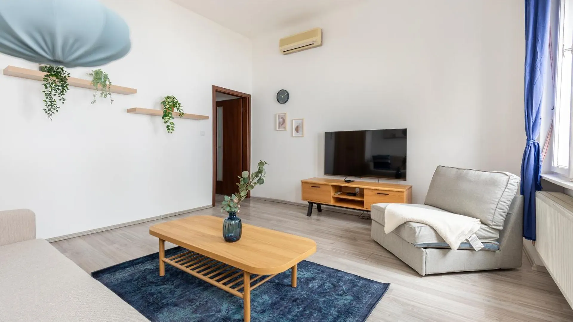 Vibrant Neighborhood Vibes Apartment Budapest